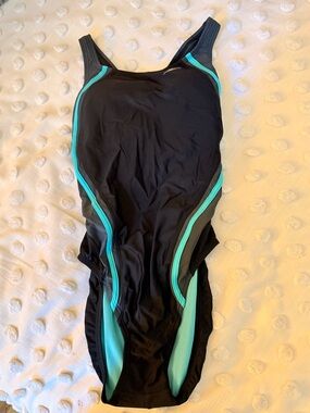 NWT Speedo HydroBRA Quantum Splice One Piece Swimsuit Women’s Size 10 Black Aqua